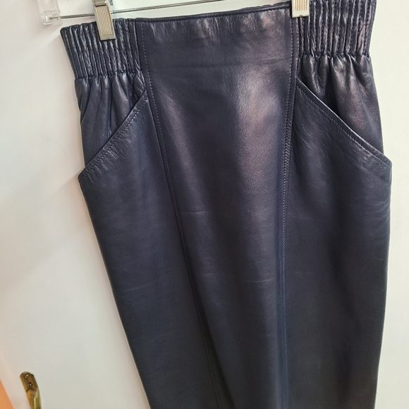 Accordi Navy Leather Pencil Skirt - Picture 6 of 14